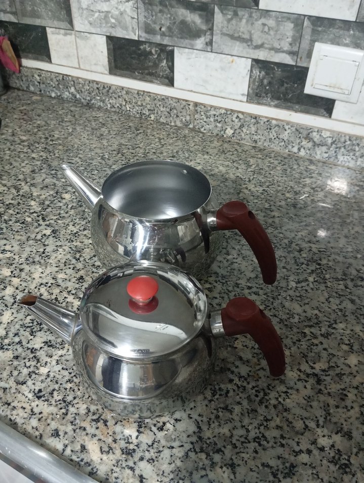 Kırmızı Saplı Çelik Çaydanlık Orta Boy - Görsel 2