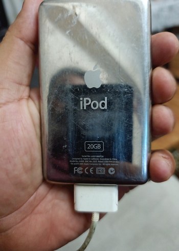 Beyaz iPod 5. nesil 20gb ve Şarj Kablosu - Görsel 3