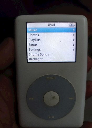 Beyaz iPod 5. nesil 20gb ve Şarj Kablosu - Görsel 8