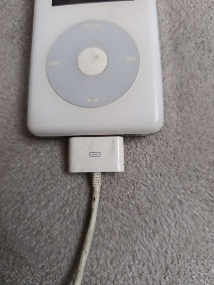 Beyaz iPod 5. nesil  20gb ve Şarj Kablosu - Görsel 5