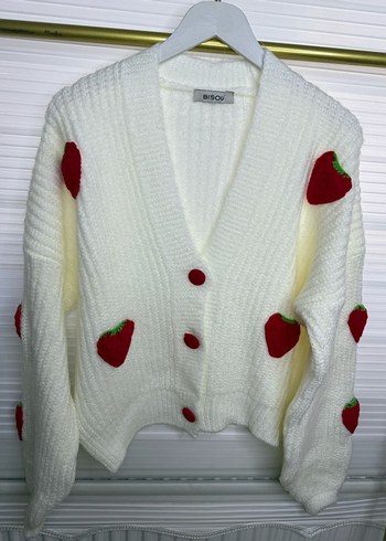 Nakışlı Beyaz Örgü Hırka - Görsel 2