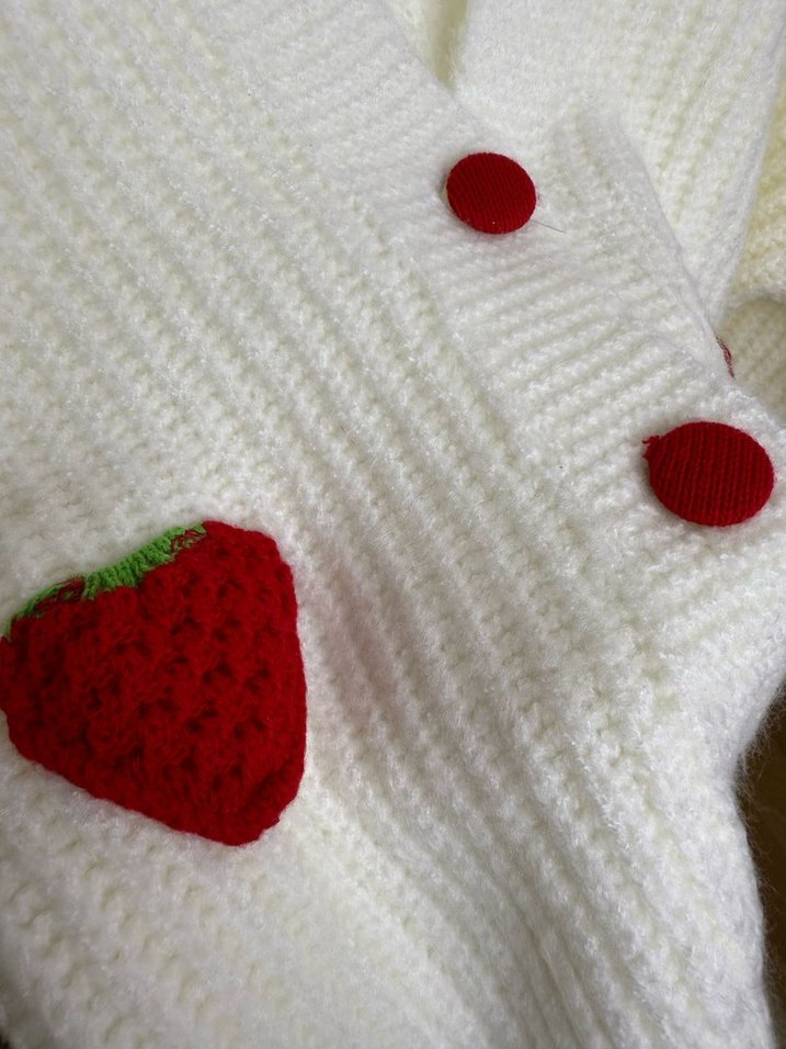 Nakışlı Beyaz Örgü Hırka - Görsel 3