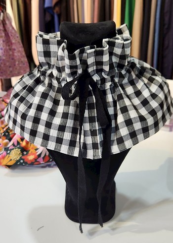 Siyah Gri Fırfırlı tak çıkar boyunluk - Görsel 2