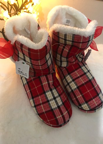 Kırmızı Ekose Ev Botu - Görsel 3