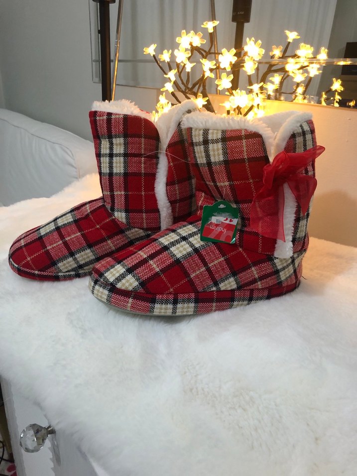 Kırmızı Ekose Ev Botu - Görsel 2