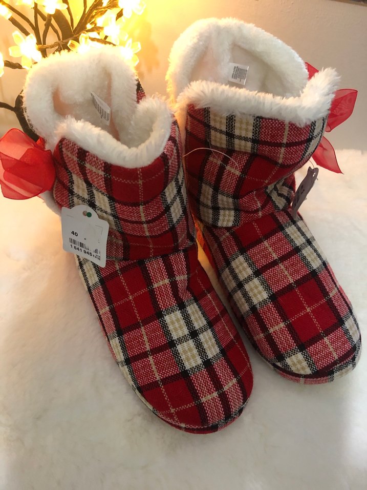 Kırmızı Ekose Ev Botu - Görsel 3