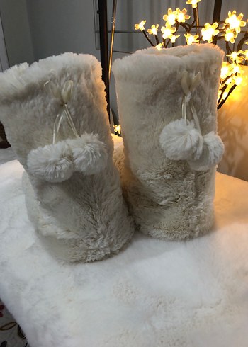 Beyaz- krem ev botu - Görsel 3