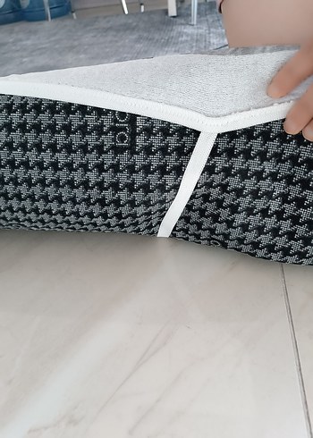 Beden Gri Baskılı Modern Halı Örtüsü