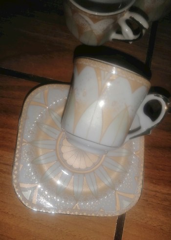 Beyaz ve Açık Desenli Fincan Takımı - Görsel 3