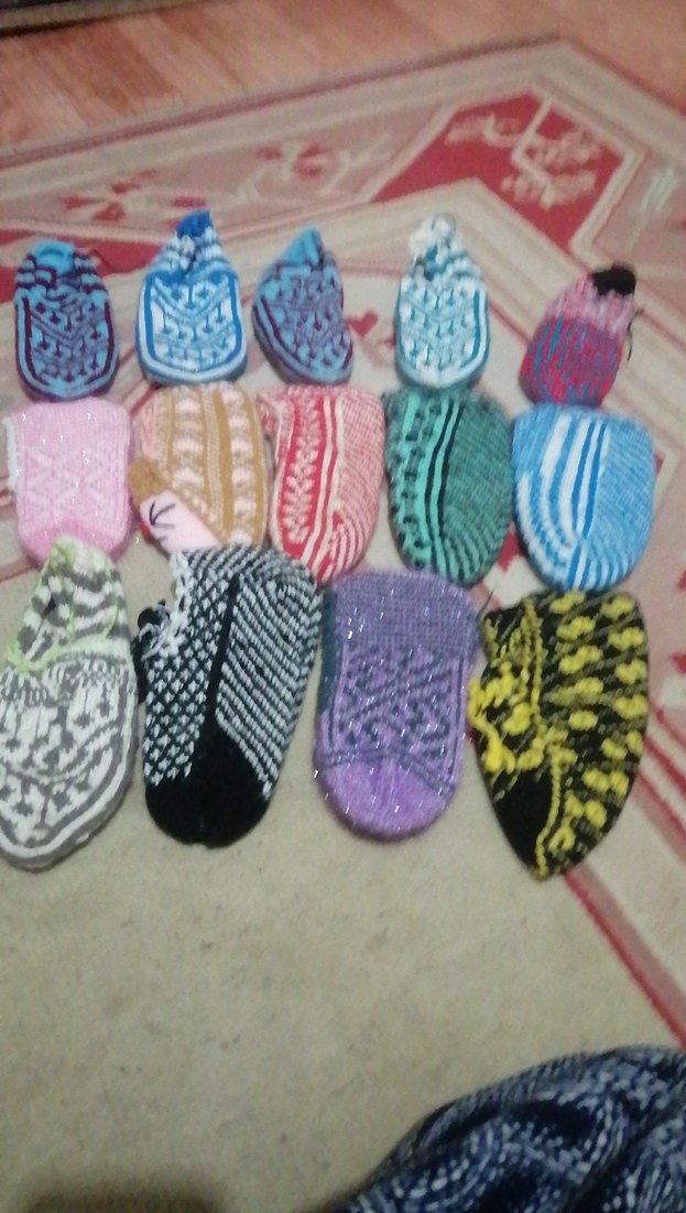 Renkli Örgü Ev Terlikleri - Görsel 2