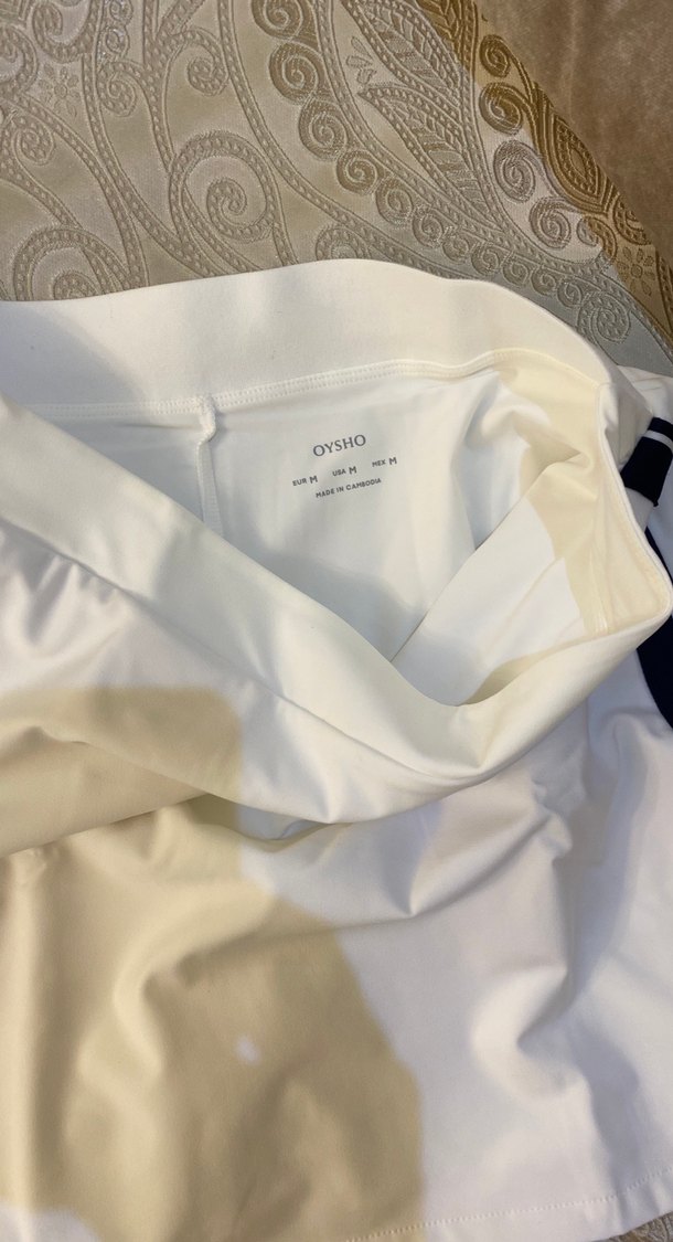 Oysho Beyaz Mini Şort Etek, Yan Şerit Detaylı - Görsel 3