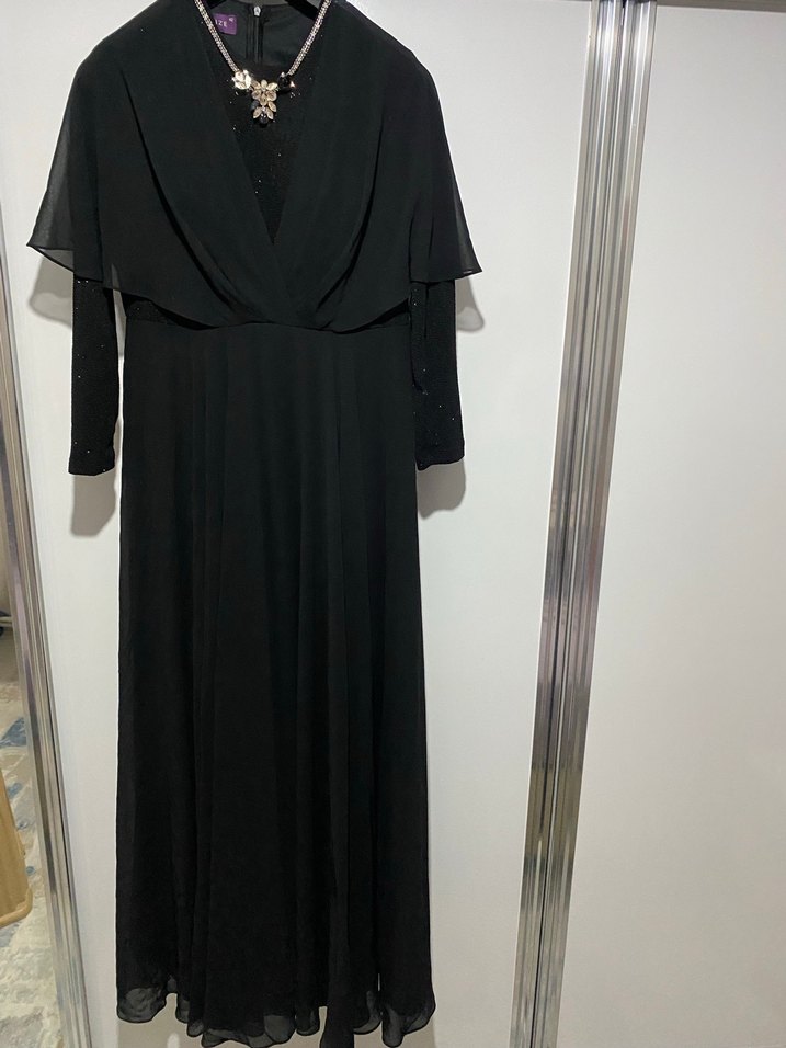 Siyah şık abiye - Görsel 4