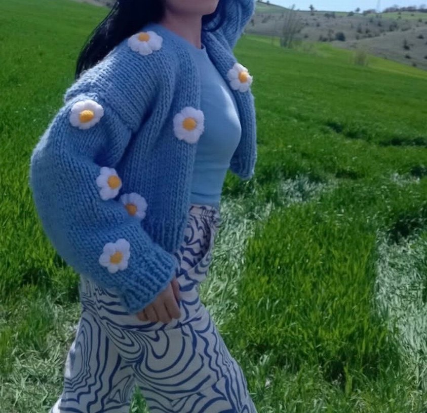 Nakışlı mavi Kadın Hırka - Görsel 2