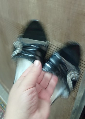 Tokalı Topuklu Terlik - Görsel 3