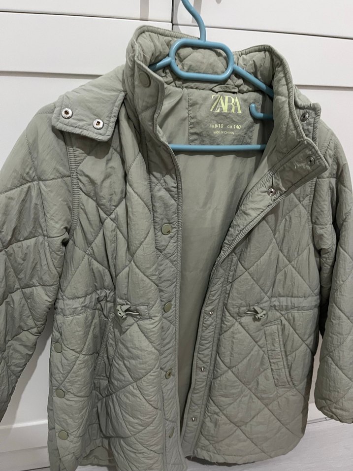 Zara 9-10 yaş Kapüşonlu Gri Kız  Çocuk Mont - Görsel 2