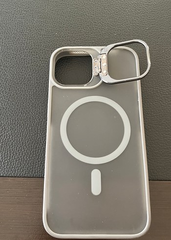 İPhone 13-14 Düğmeli Beyaz Gri Telefon Kılıfı - Görsel 4