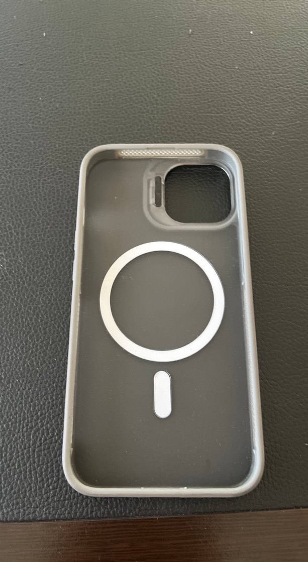 İPhone 13-14 Düğmeli Beyaz Gri Telefon Kılıfı - Görsel 3