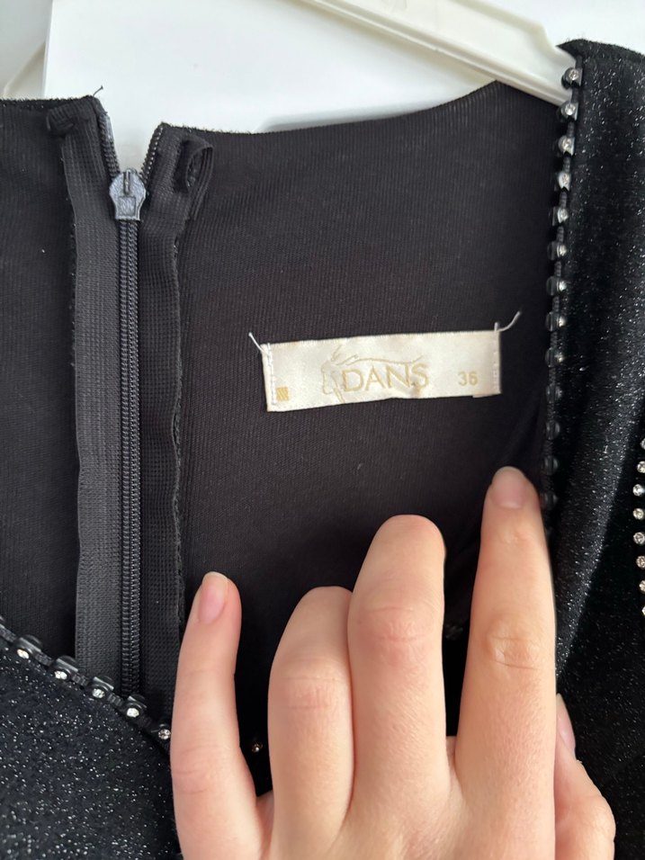 Siyah Nakışlı Mini simli  Kolsuz Elbise - Görsel 3