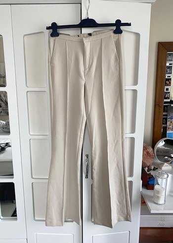 Bej Kadın Pilili  Kumaş Pantolon - Görsel 2