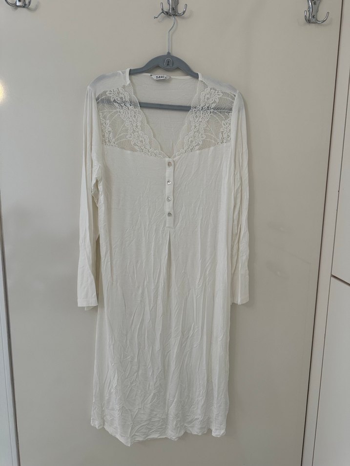 Dagi uzun  Beyaz Kadın gecelik Sabahlık takım - Görsel 3