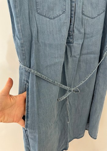 Kadın Mavi Kot Elbise, Kolsuz, Midi Boy, Kemerli - Görsel 3