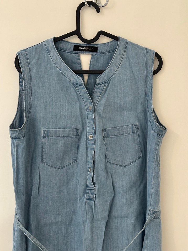 Kadın Mavi Kot Elbise, Kolsuz, Midi Boy, Kemerli - Görsel 2