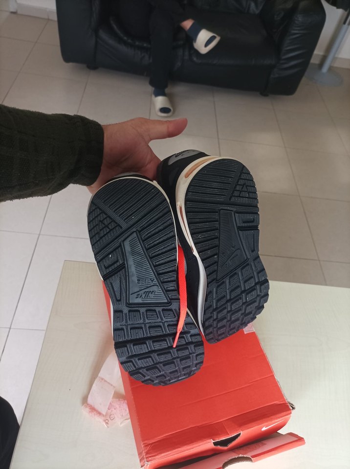 Kırmızı Siyah Spor Ayakkabı Nike - Görsel 5