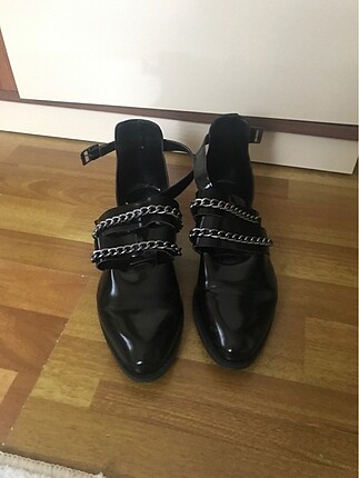 Siyah Ayakkabı