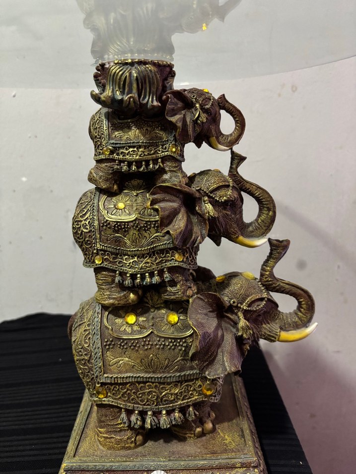 Altın Renkli Fil Figürlü Cam Sehpa - Görsel 2