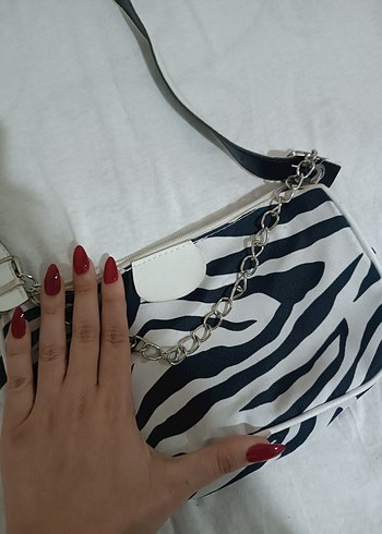 Zebra Desenli Zincir Detaylı Kadın Çanta - Görsel 2