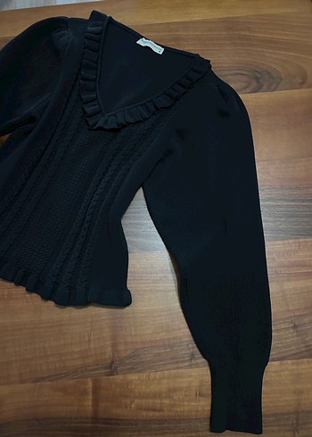 MUDO Fırfırlı V Yaka Siyah Triko Bluz - Görsel 3