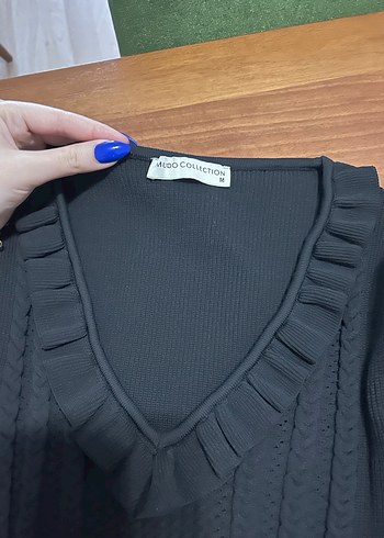 MUDO Fırfırlı V Yaka Siyah Triko Bluz - Görsel 2