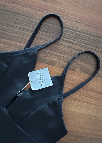 Siyah V Yaka İnce Askılı Büstiyer - Görsel 2