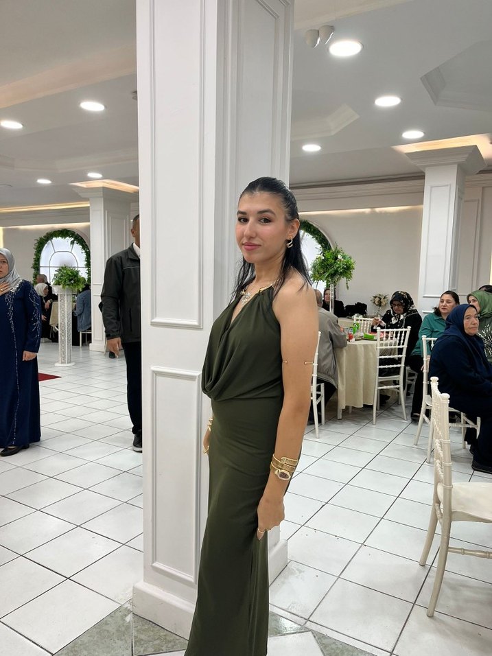 Kadın Haki Drapeli Uzun V Yaka Elbise - Görsel 3