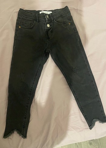 Zara 4 Yaş