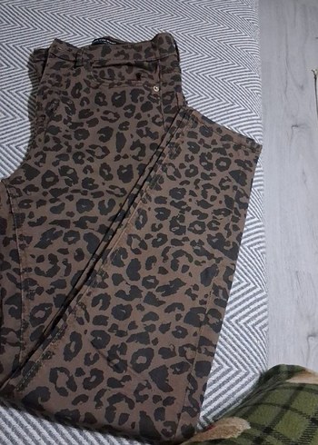 Kahverengi leopar desenli kadın pantolon - Görsel 3