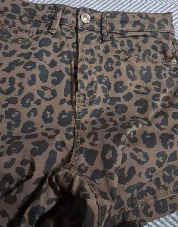 Kahverengi leopar desenli kadın pantolon - Görsel 2