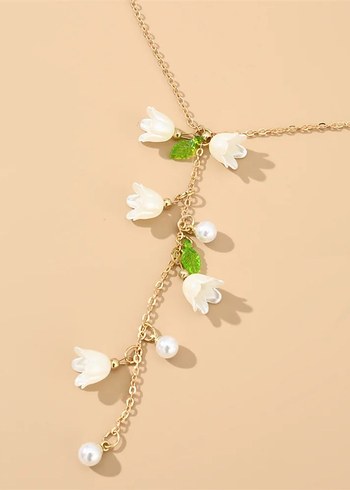 Beyaz çiçekli kolye - Görsel 3