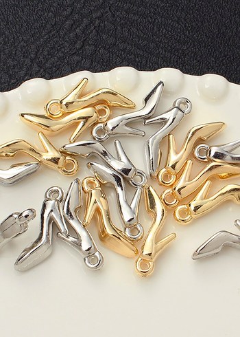 Topuklu ayakkabı model kolye ucu charm - Görsel 2