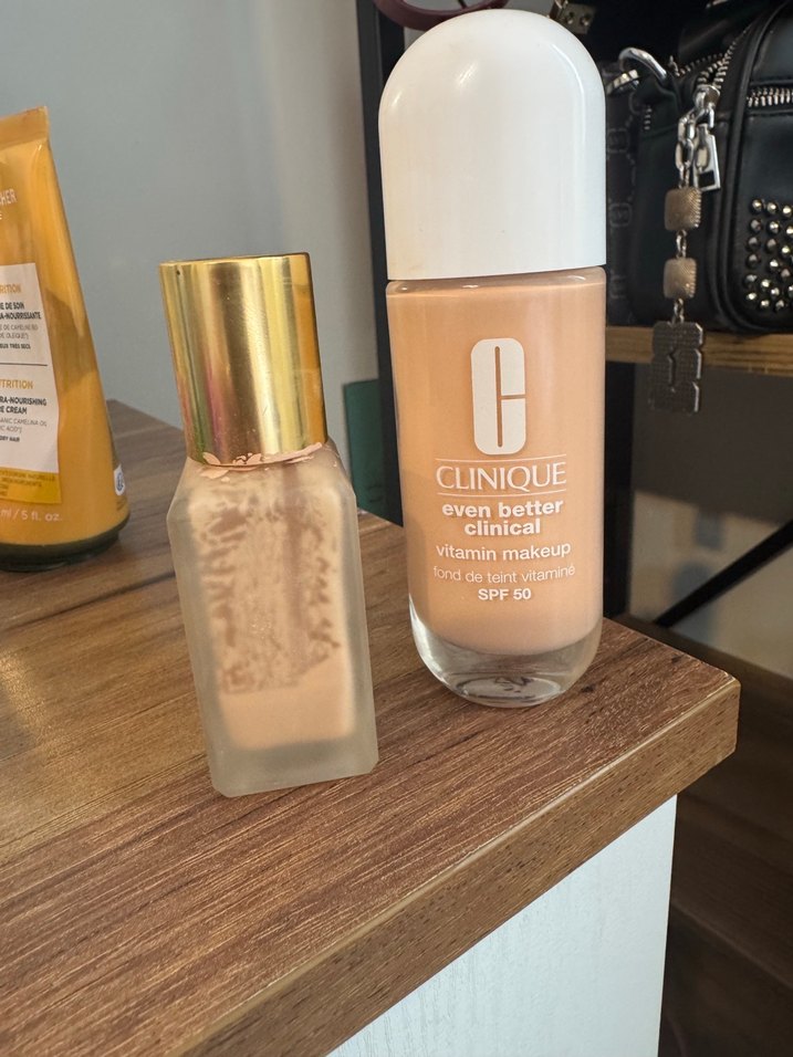 Clinique Even Better Clinical SPF 50 Fondöten — görsel 2/8