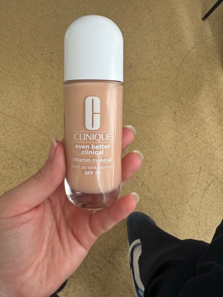 Clinique Even Better Clinical SPF 50 Fondöten — görsel 3/8