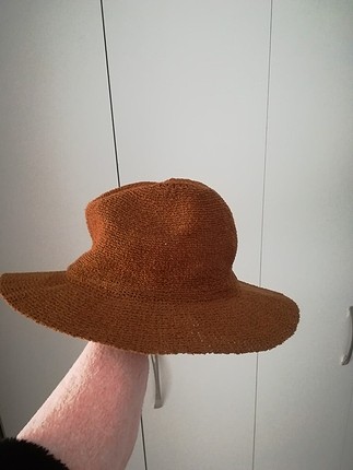 Benetton şapka