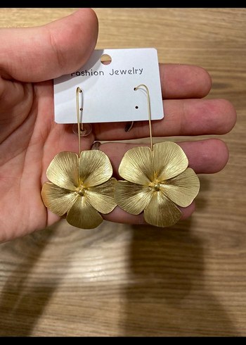 Zara model çiçek küpe - Görsel 3