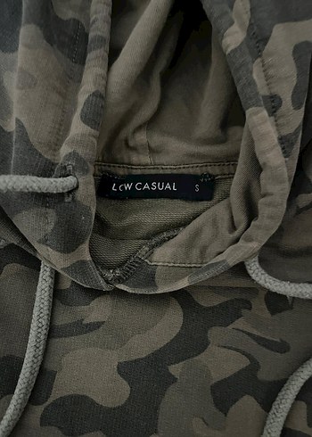 Kapüşonlu Kamuflaj Desenli Kadın Sweatshirt - Görsel 2