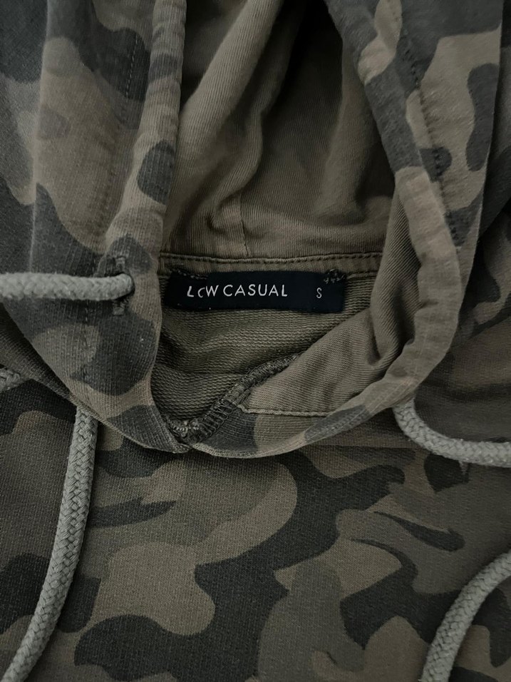 Kapüşonlu Kamuflaj Desenli Kadın Sweatshirt - Görsel 2