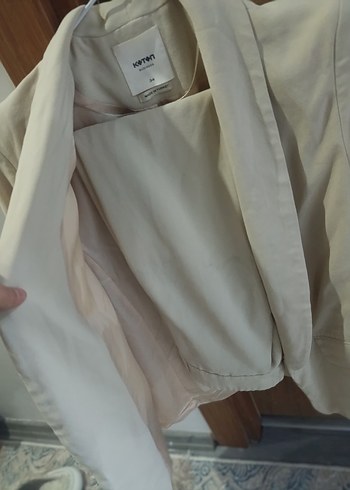 Düğmeli Beyaz Keten Kısa Kadın Blazer - Görsel 3