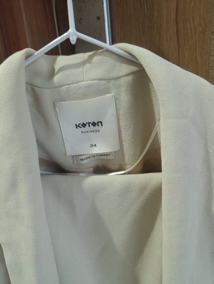 Düğmeli Beyaz Keten Kısa Kadın Blazer - Görsel 2