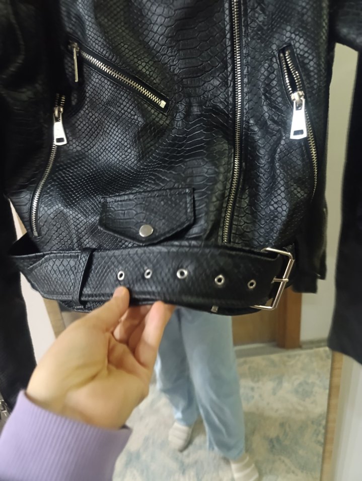 Kemerli Siyah Yılan Derisi Desenli Biker Ceket - Görsel 5