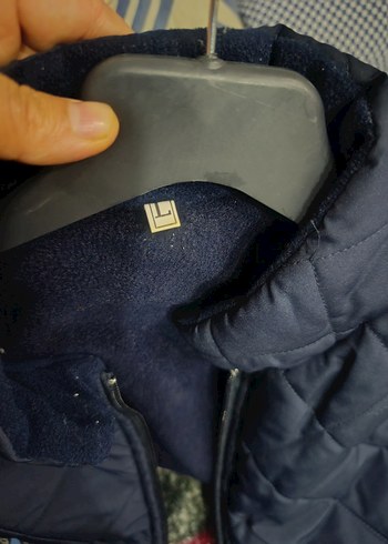 Mavi Parlak Kapitone Kolsuz Erkek Yelek - Görsel 2