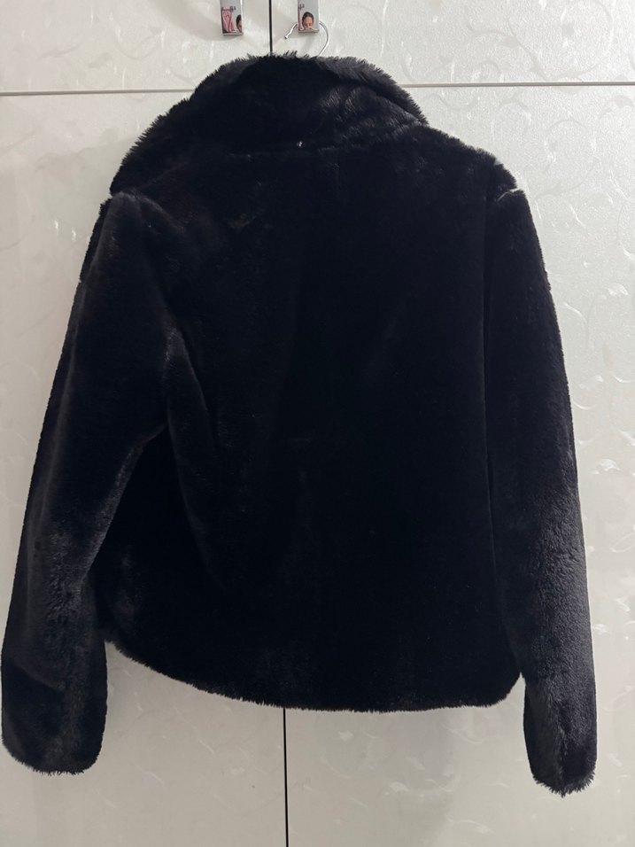 Siyah Kürk Detaylı Kadın Mont - Görsel 4